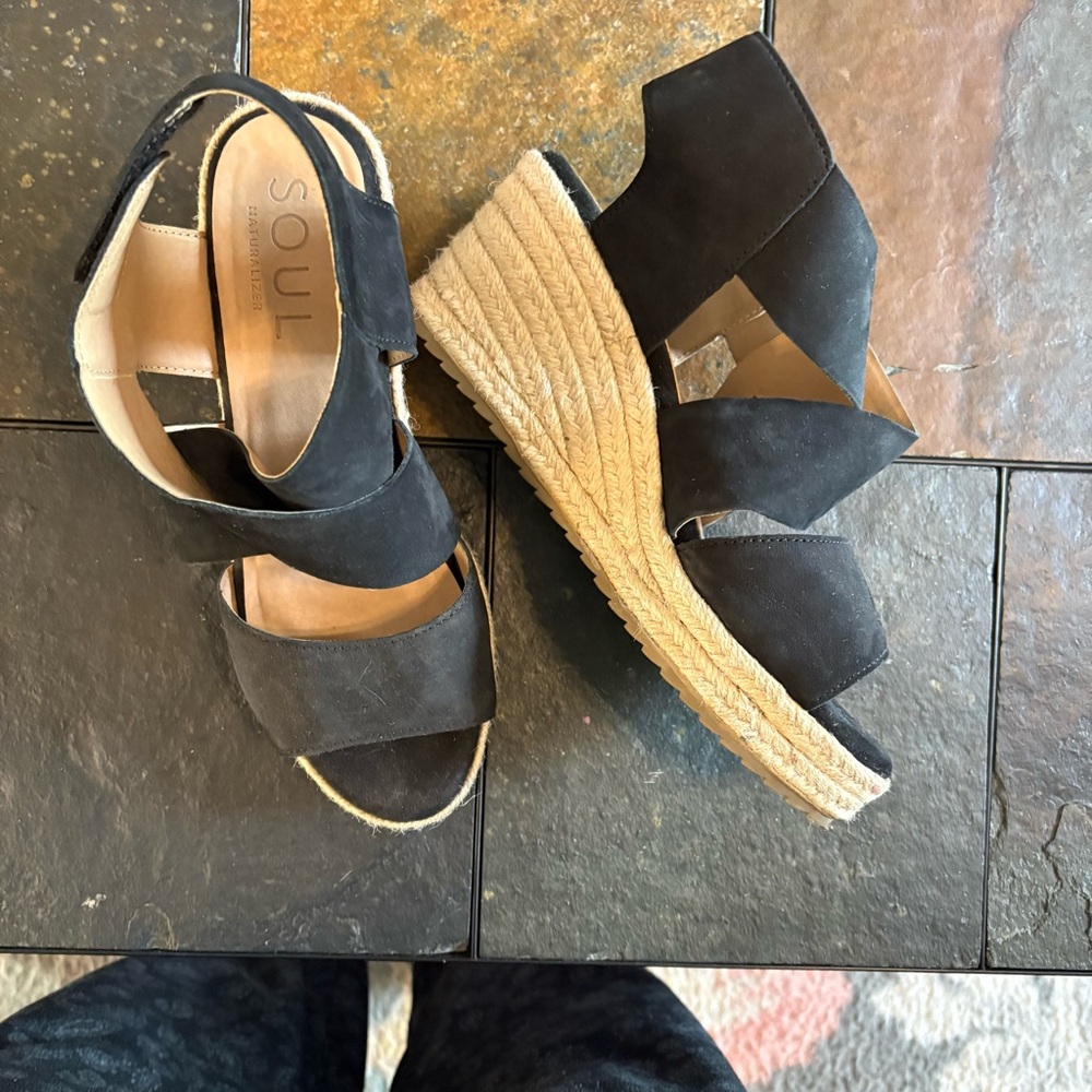 SOUL Naturalizer Black and Tan Espadrille Wedges